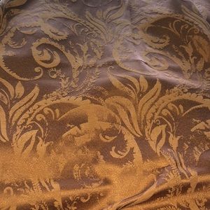 Last Chance: Damask Tablecloth